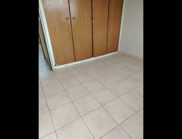 3 BEDROOM FLAT FOR SALE IN LENNOXTON